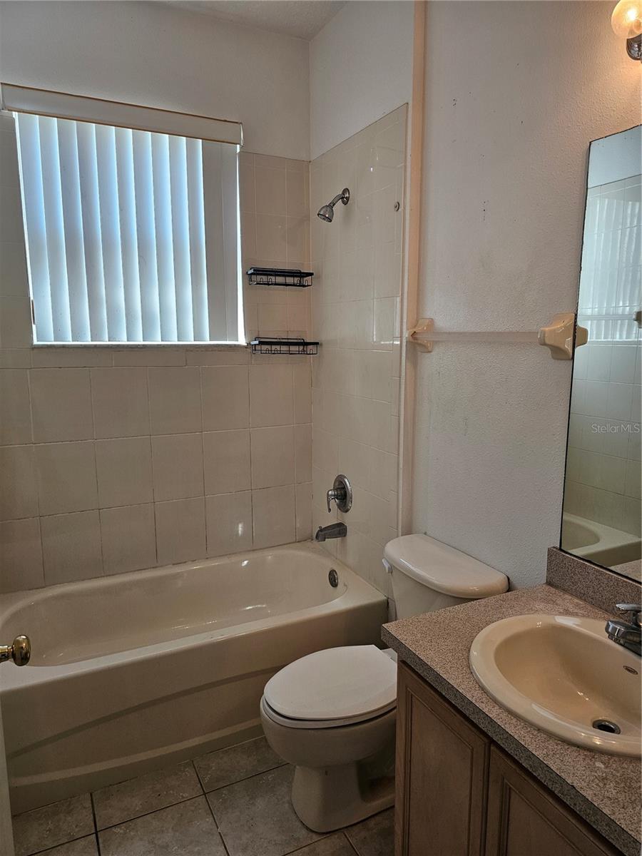 Image 18 of 21 For 704 Eola Way