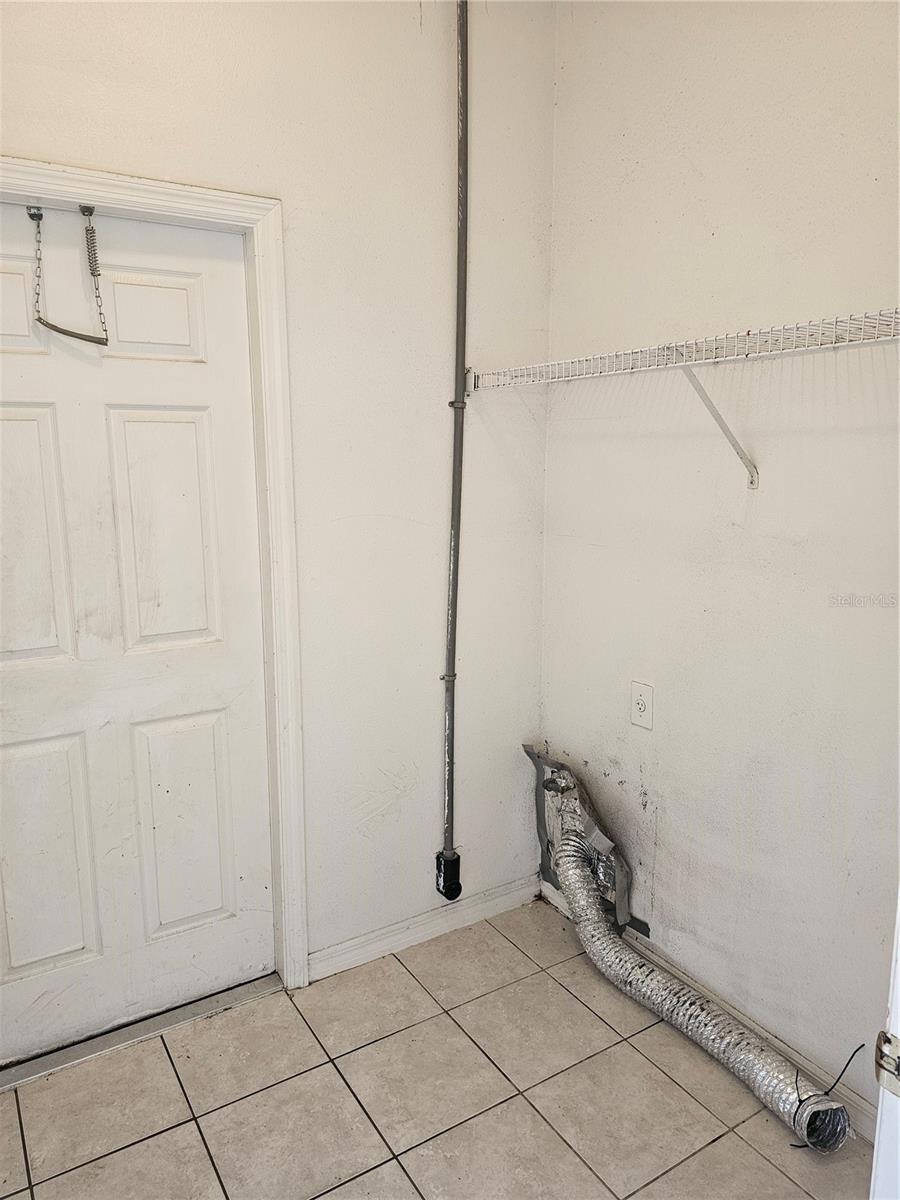 Image 19 of 21 For 704 Eola Way