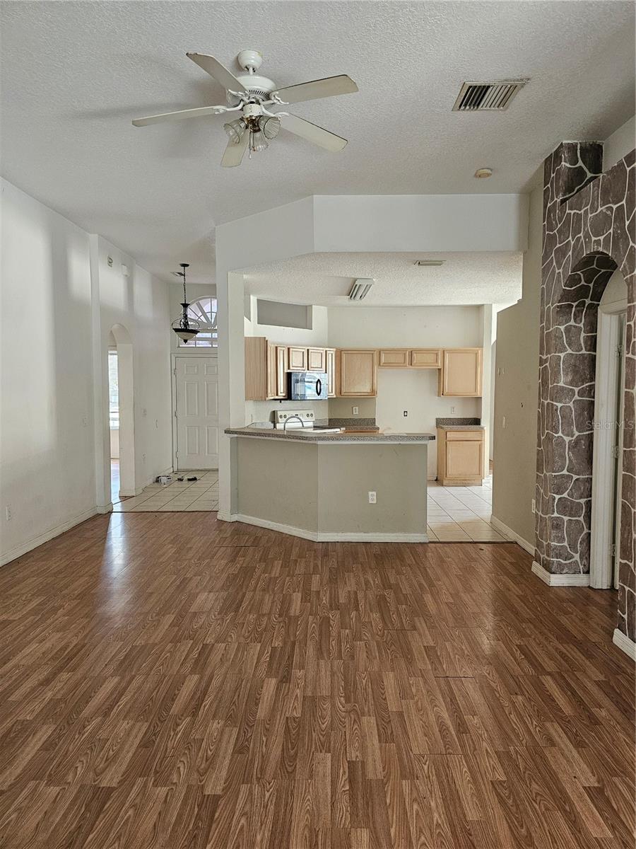 Image 3 of 21 For 704 Eola Way