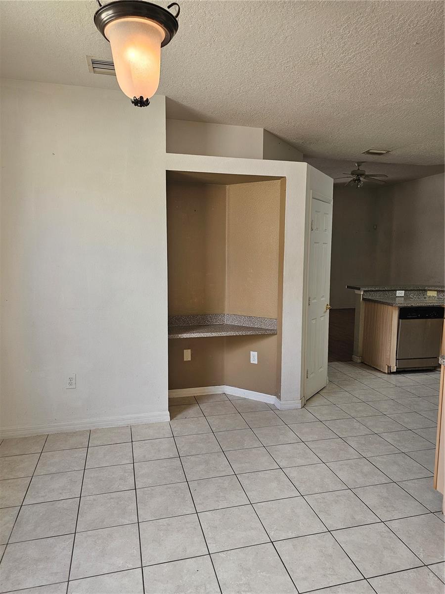 Image 7 of 21 For 704 Eola Way