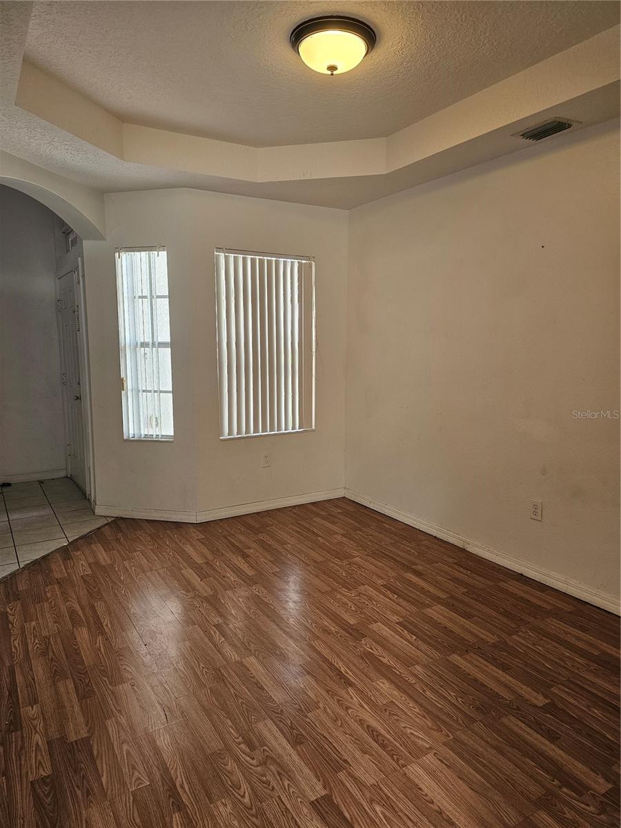 Image 9 of 21 For 704 Eola Way