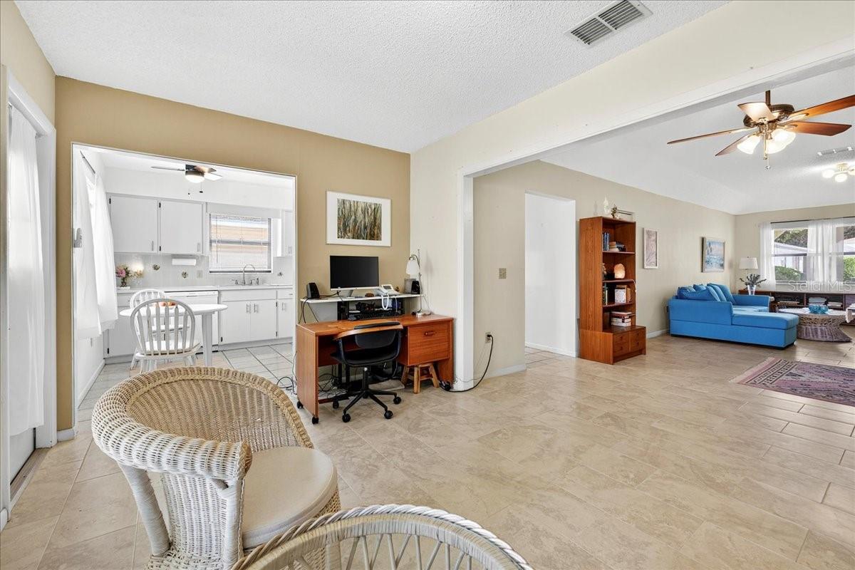 Image 15 of 44 For 4908 Dawnview Lane