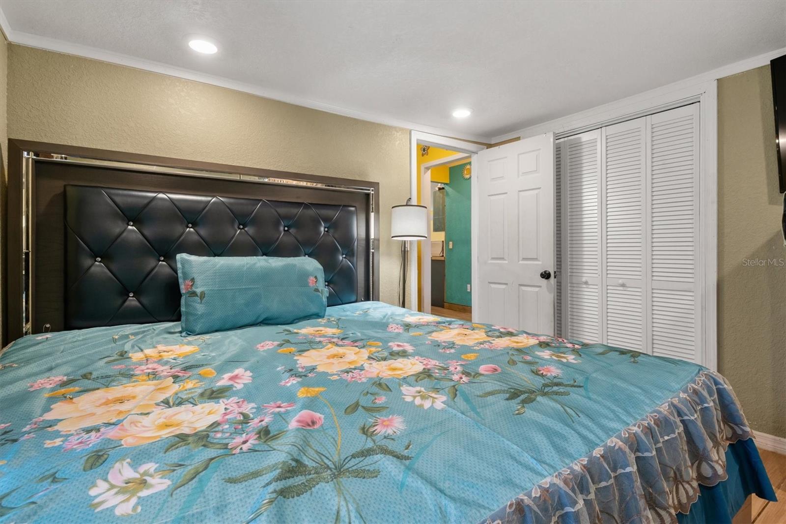 Image 11 of 29 For 513 5th Street