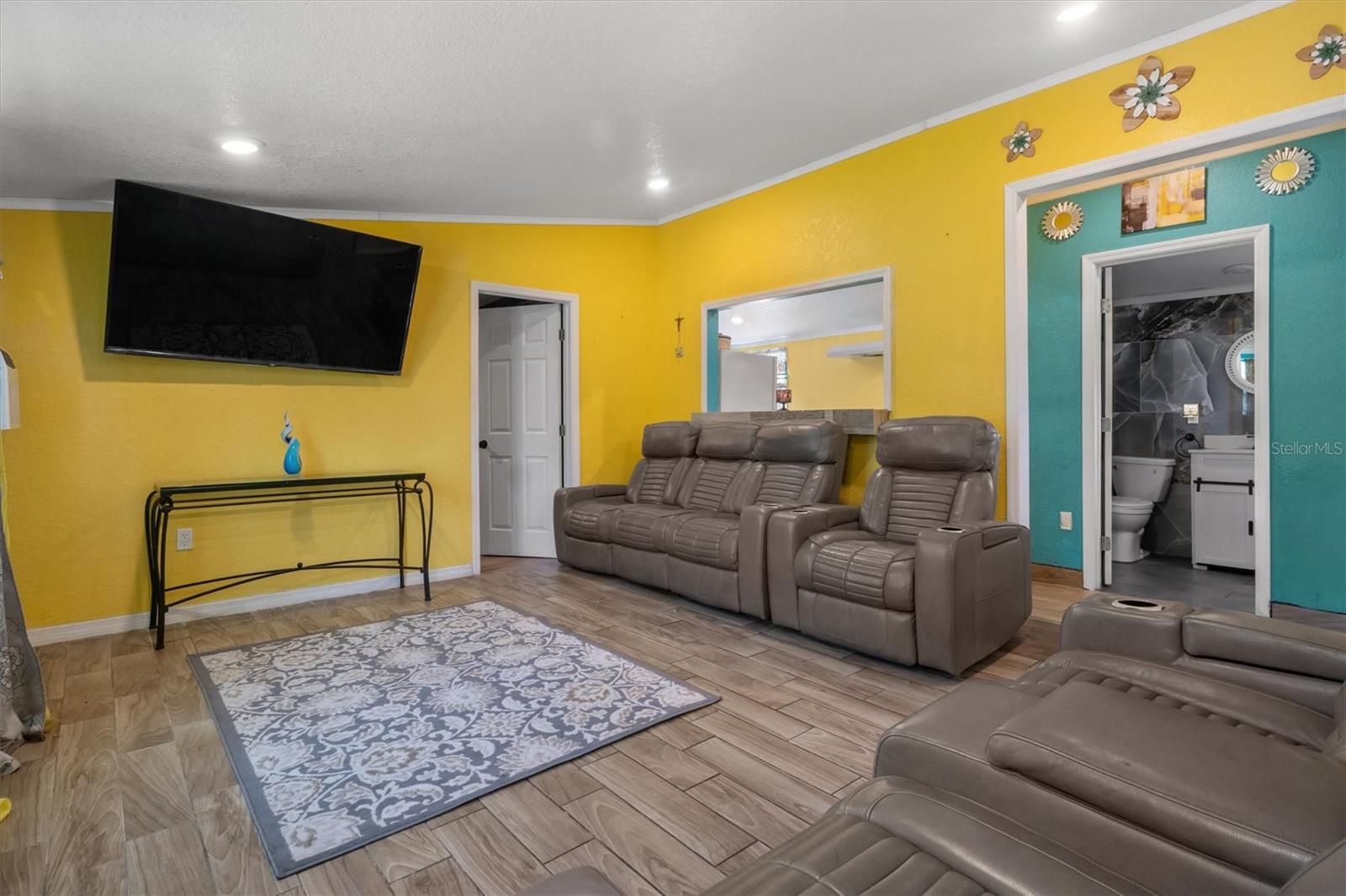 Image 6 of 29 For 513 5th Street