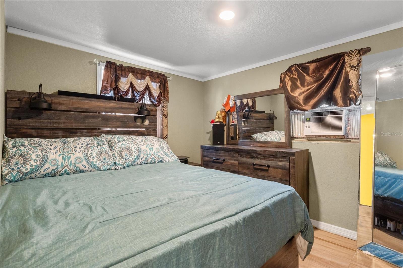 Image 9 of 29 For 513 5th Street