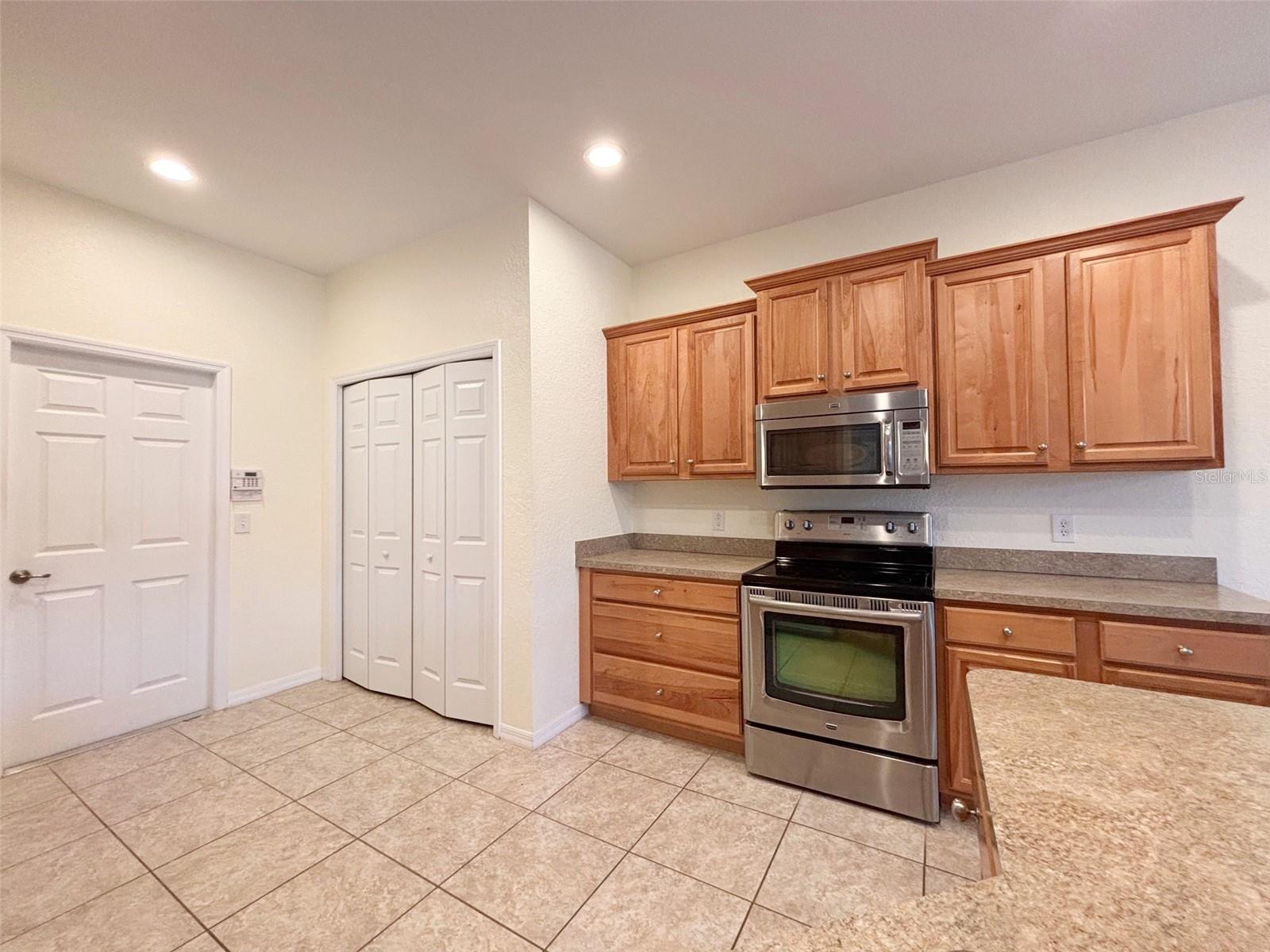 Image 12 of 64 For 4040 Birkdale Drive