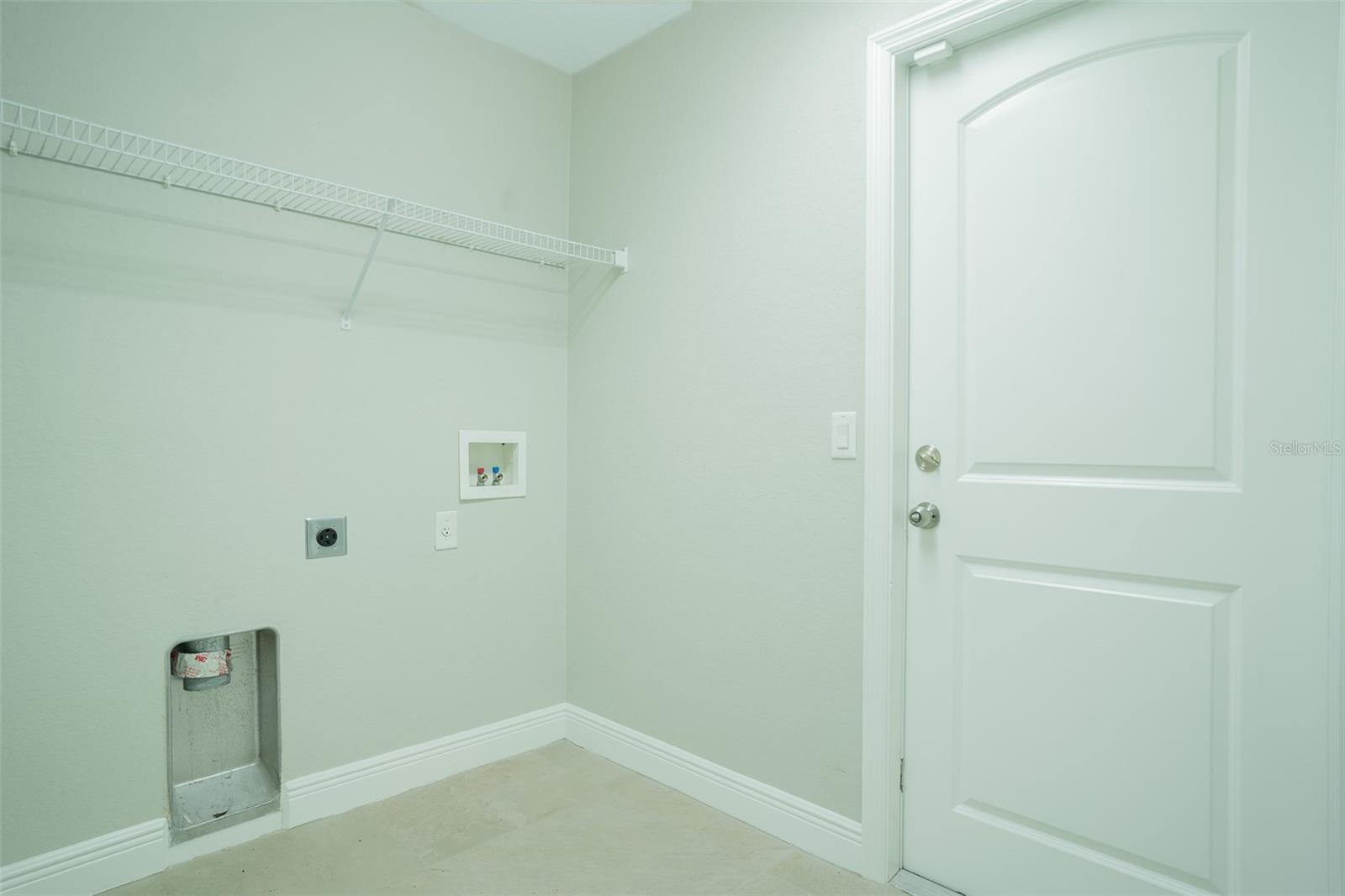 Image 15 of 28 For 4127 Island Lakes Drive