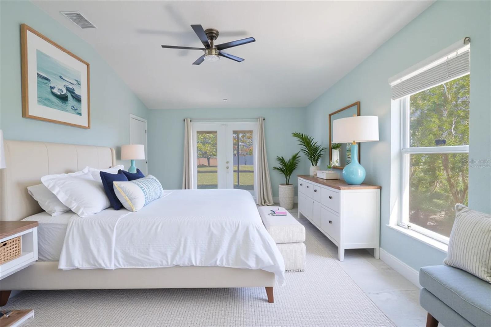 Image 4 of 28 For 4127 Island Lakes Drive