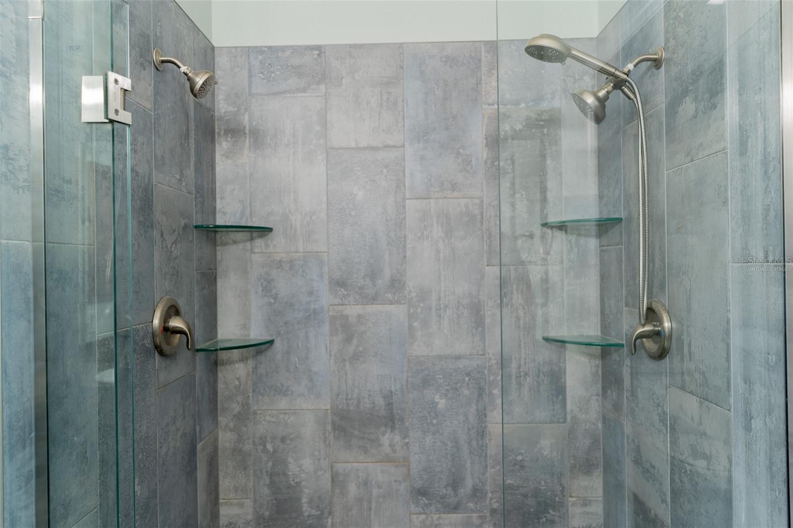 Image 7 of 28 For 4127 Island Lakes Drive