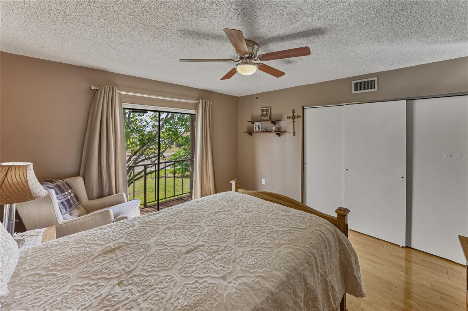 Image 20 of 42 For 205 La Casa  205