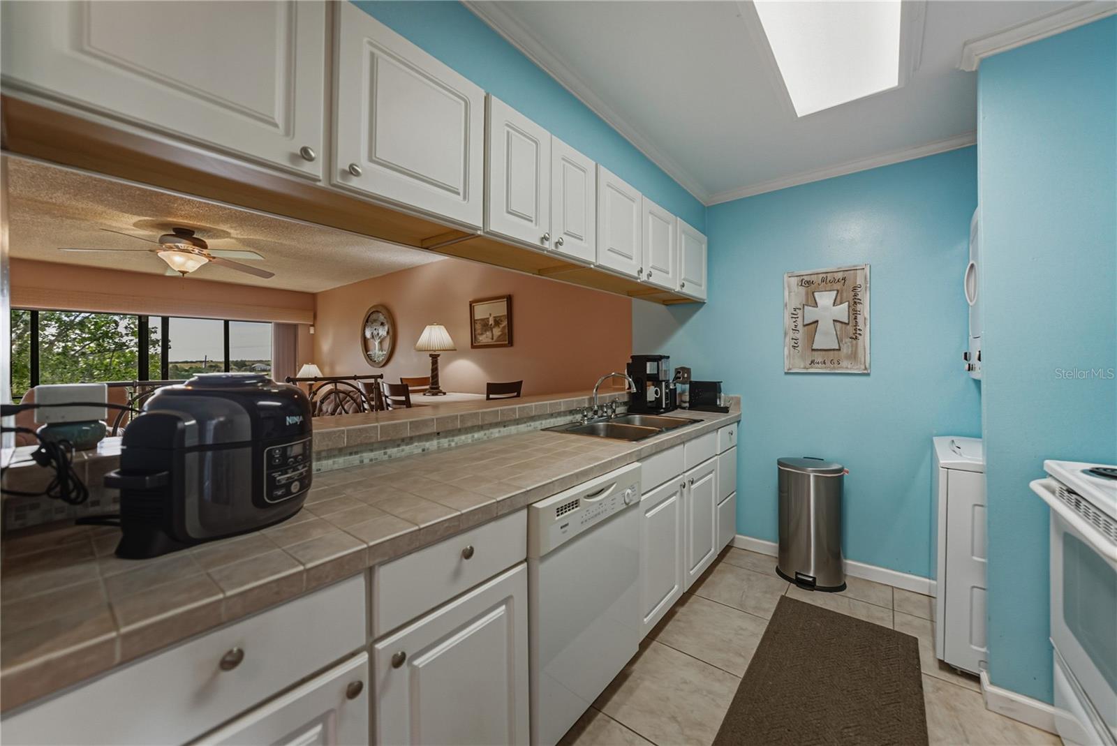 Image 6 of 42 For 205 La Casa  205