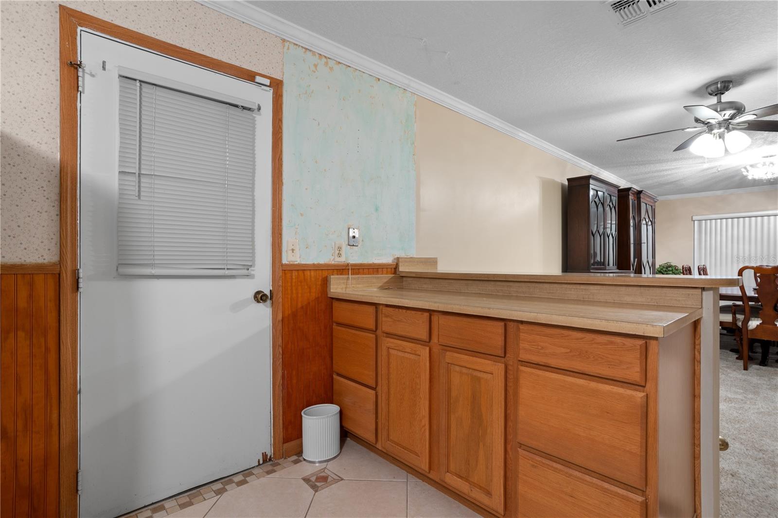 Image 12 of 49 For 10105 Crown Court