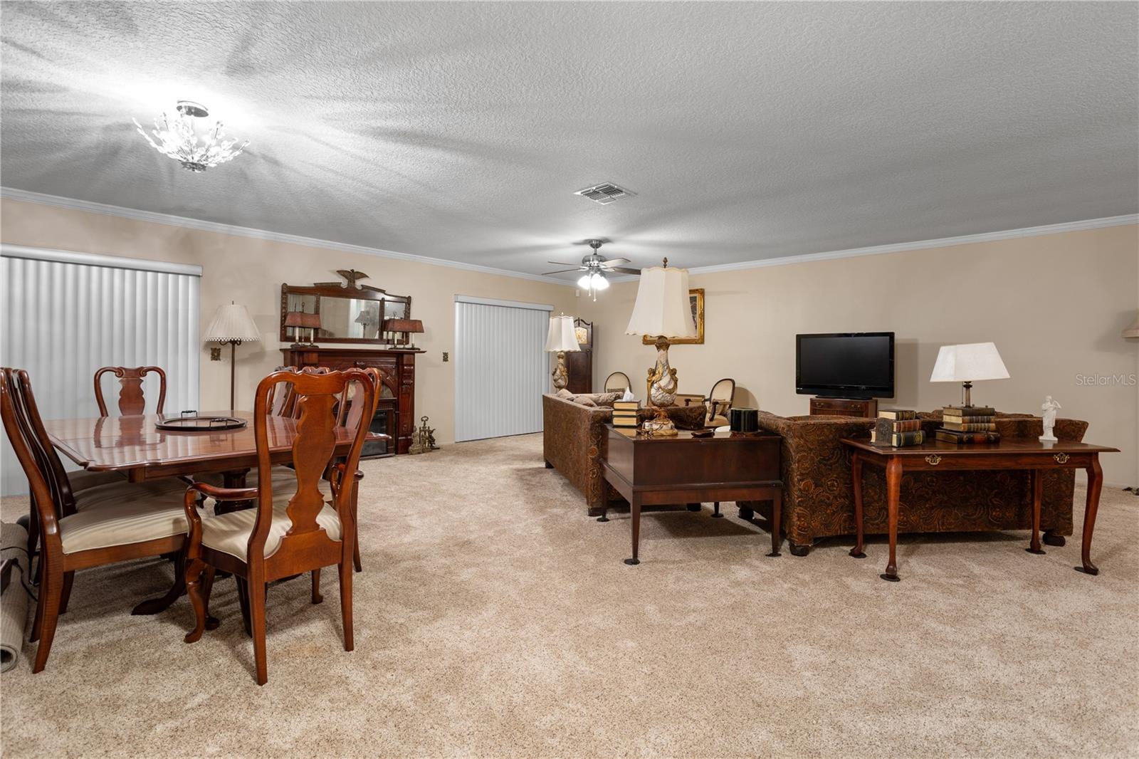 Image 16 of 49 For 10105 Crown Court