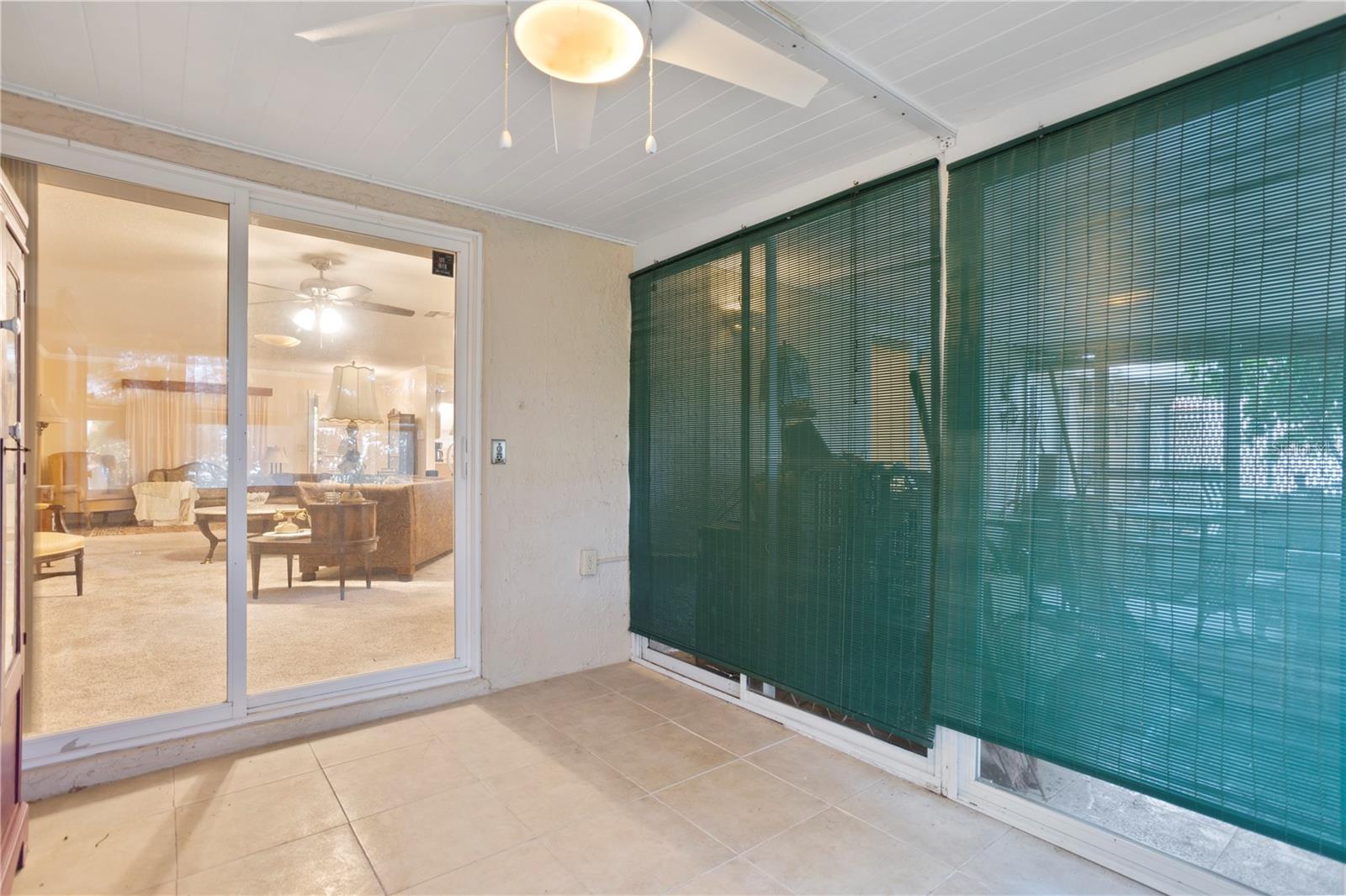 Image 28 of 49 For 10105 Crown Court