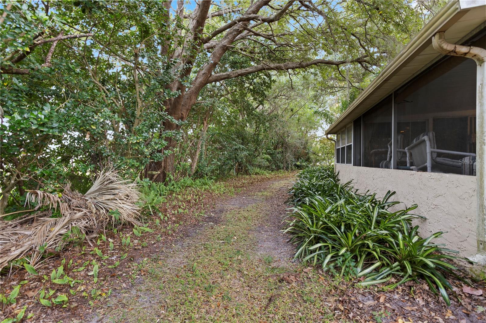 Image 31 of 49 For 10105 Crown Court