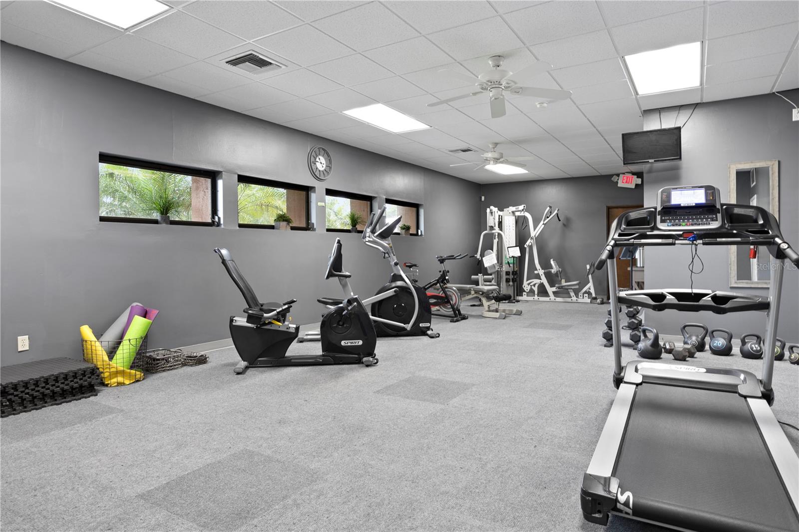 Image 42 of 49 For 10105 Crown Court