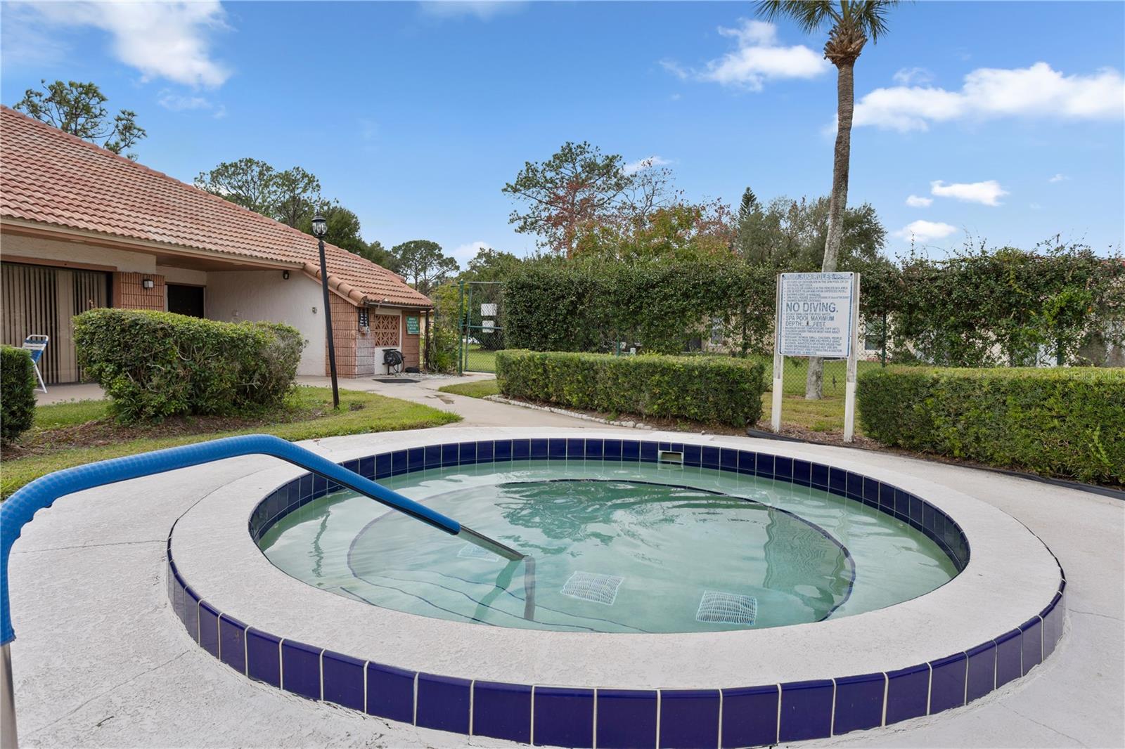 Image 46 of 49 For 10105 Crown Court