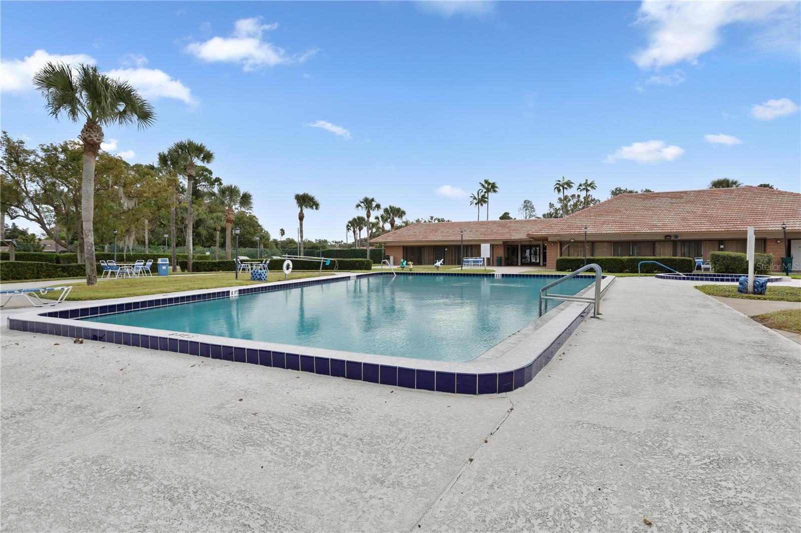 Image 47 of 49 For 10105 Crown Court