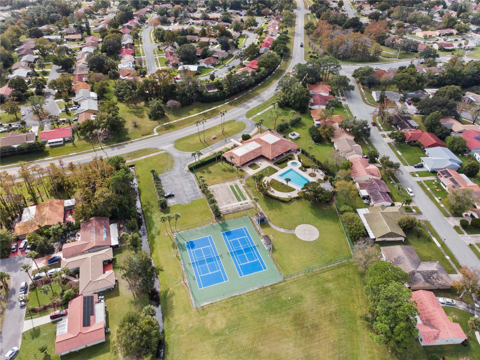 Image 48 of 49 For 10105 Crown Court