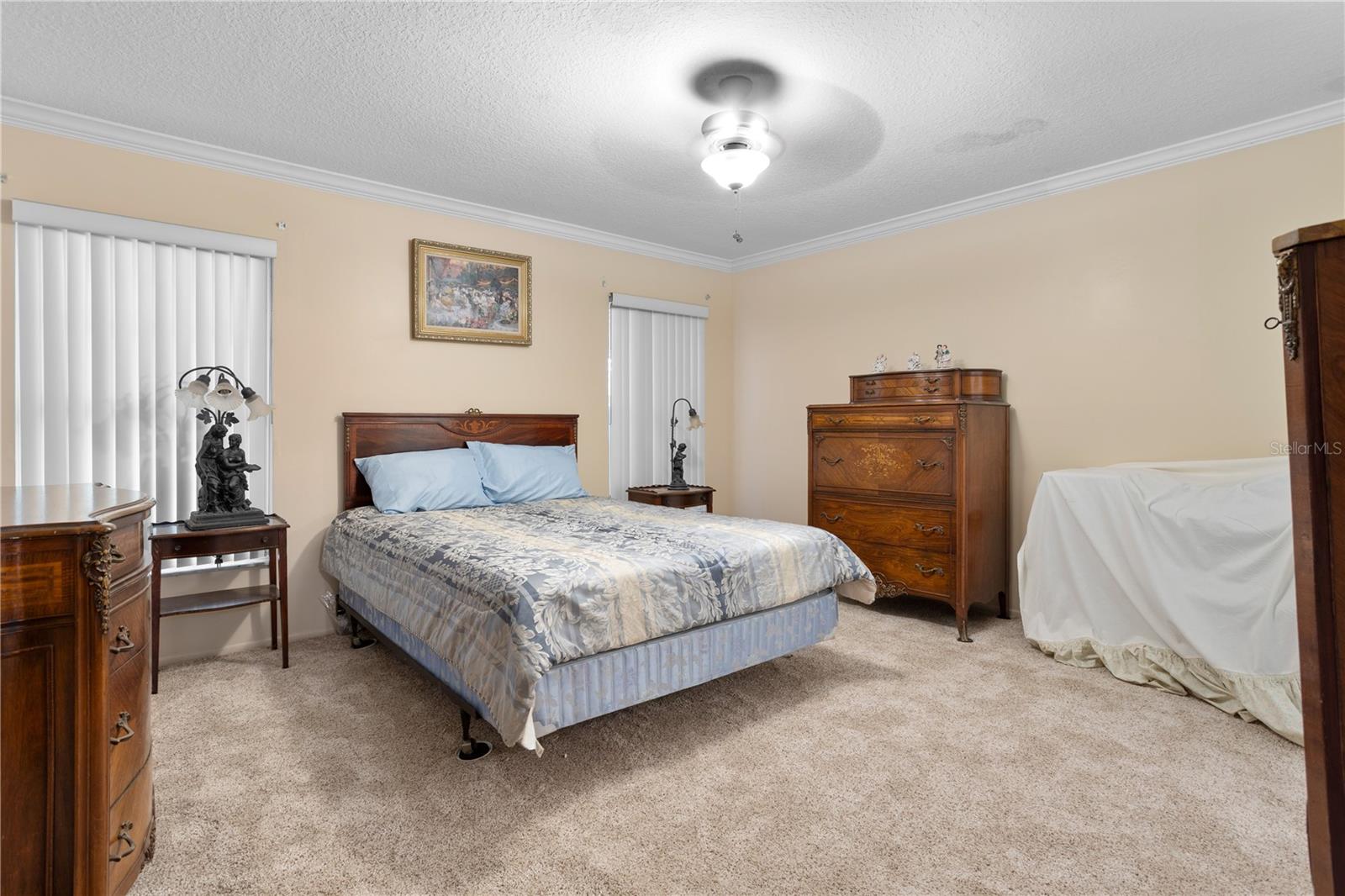 Image 6 of 49 For 10105 Crown Court