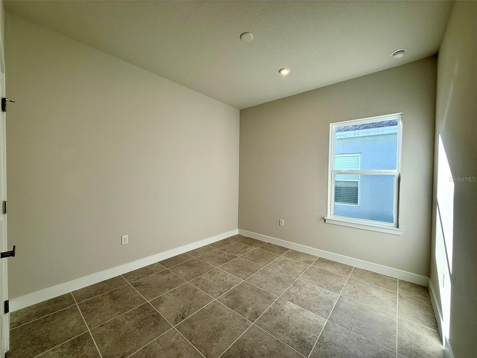 Image 26 of 41 For 1718 Upland Lane