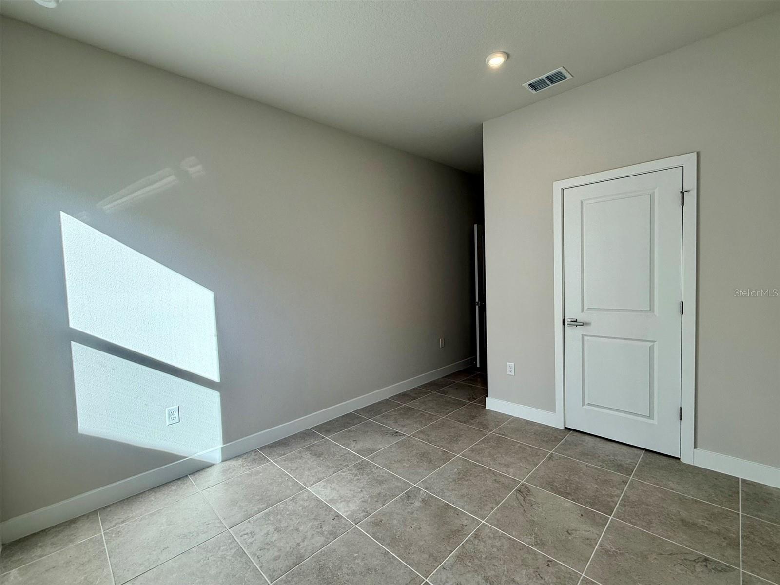 Image 28 of 41 For 1718 Upland Lane