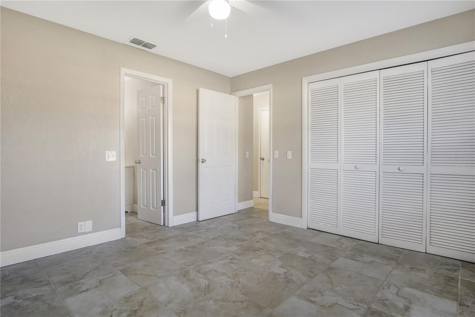 Image 14 of 20 For 5605 Struthers