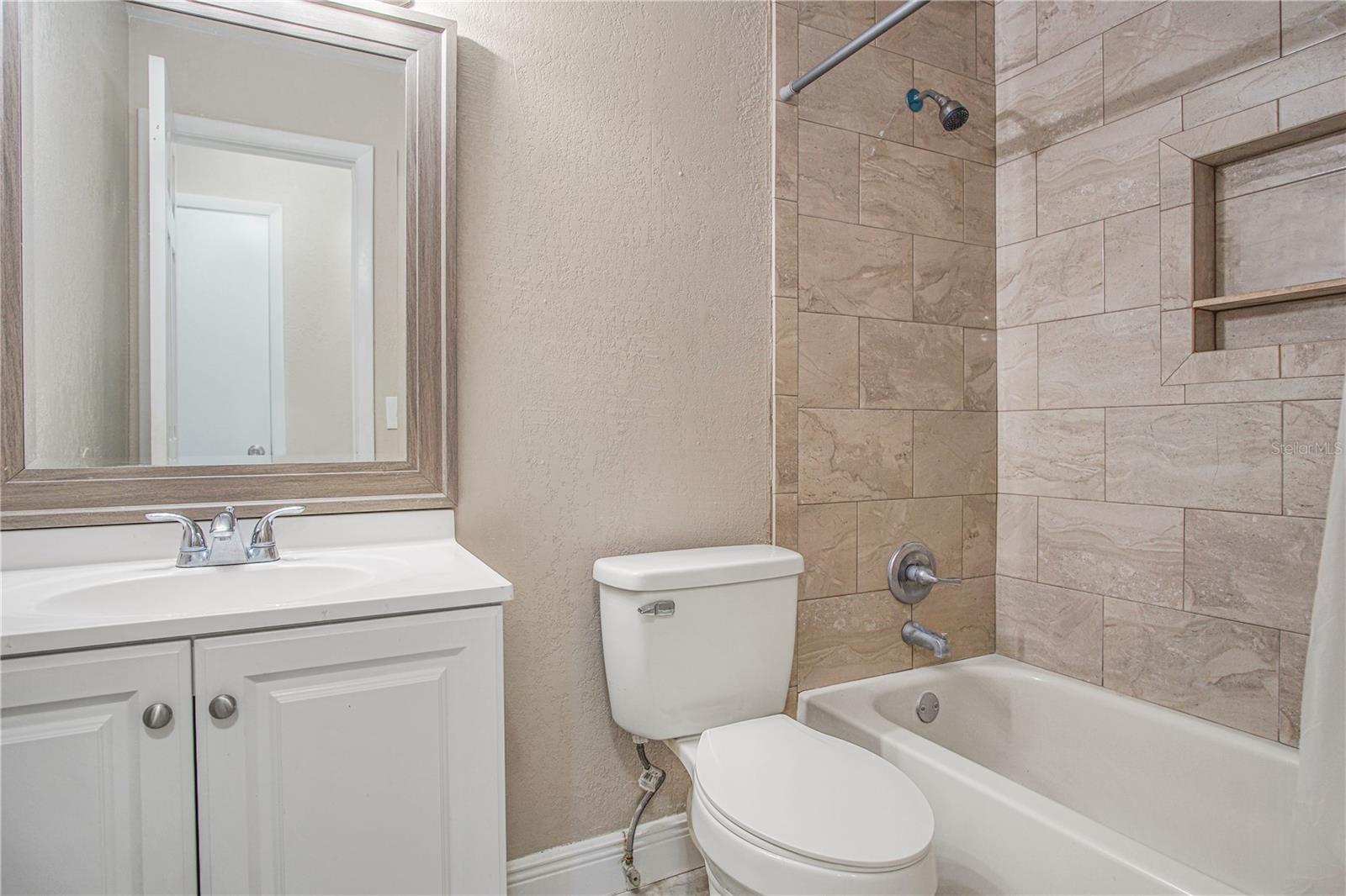 Image 18 of 20 For 5605 Struthers