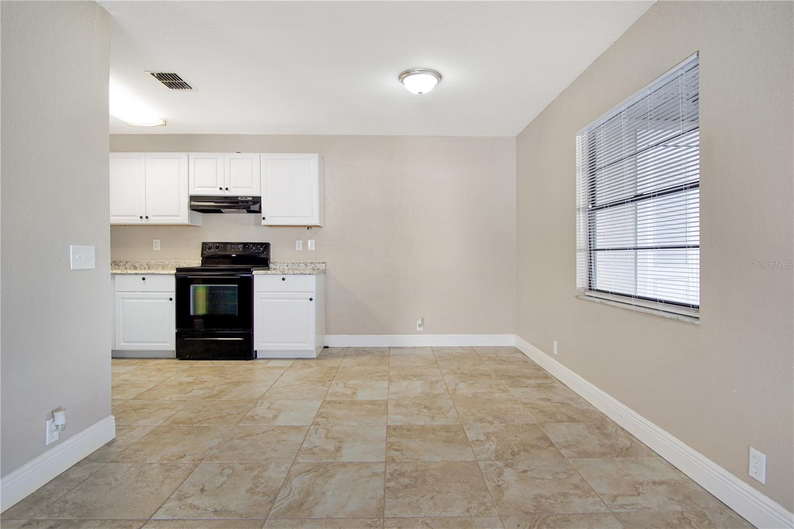 Image 7 of 20 For 5605 Struthers