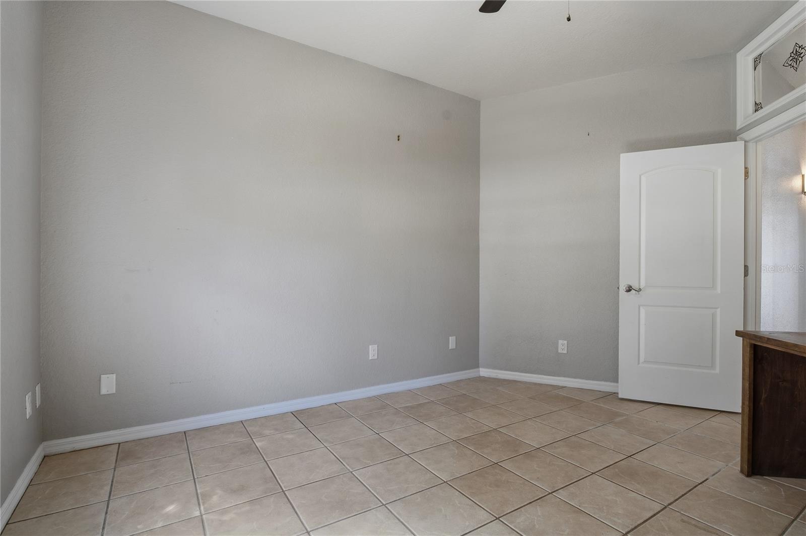 Image 11 of 74 For 316 Lochen Cir Se