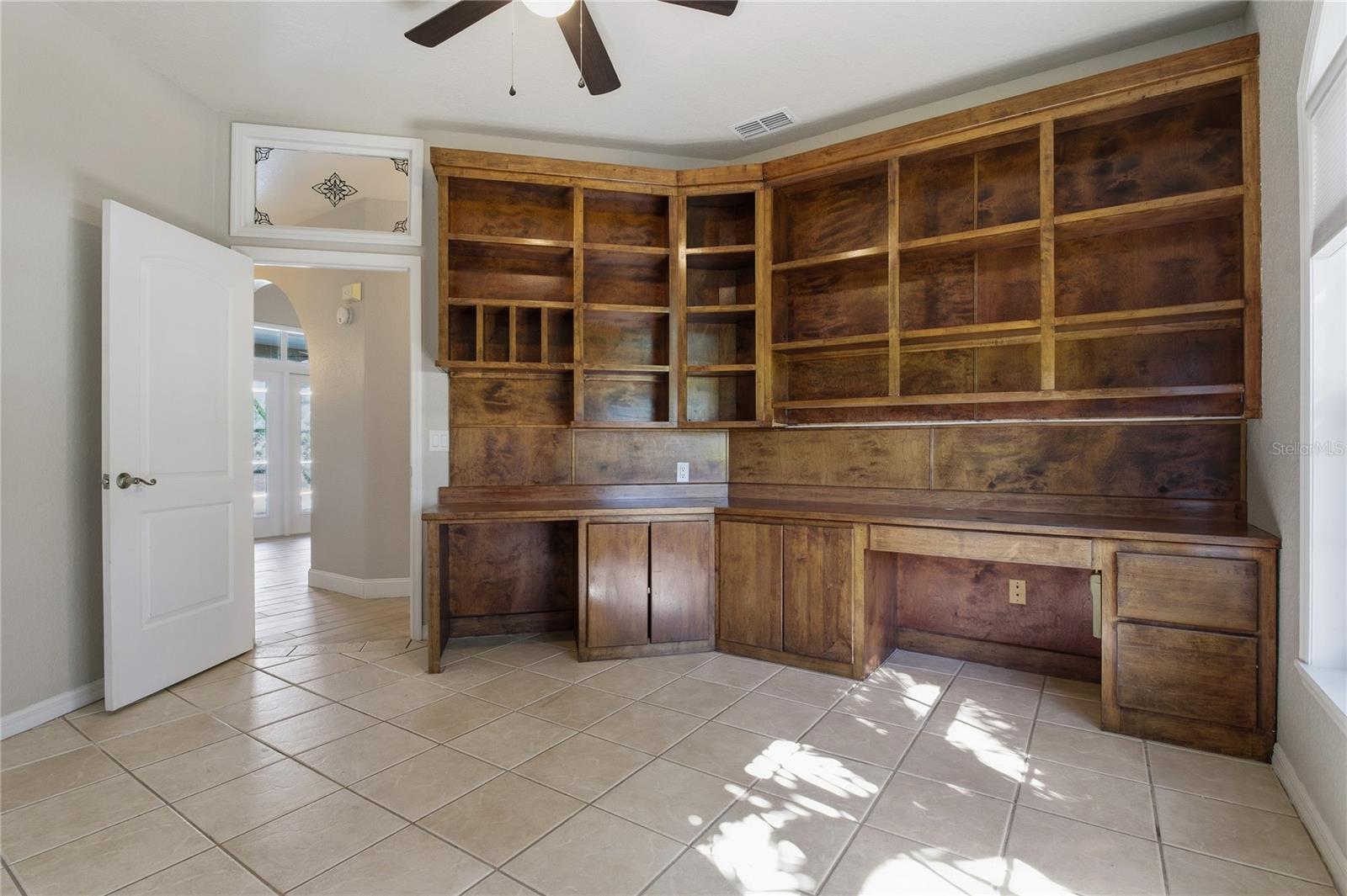 Image 12 of 74 For 316 Lochen Cir Se