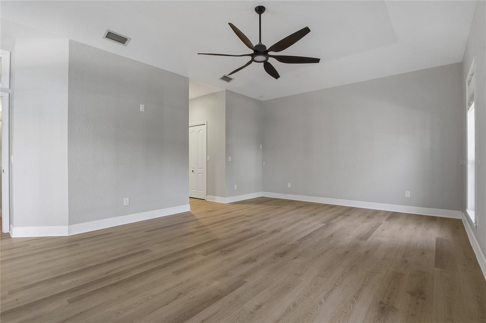 Image 25 of 74 For 316 Lochen Cir Se