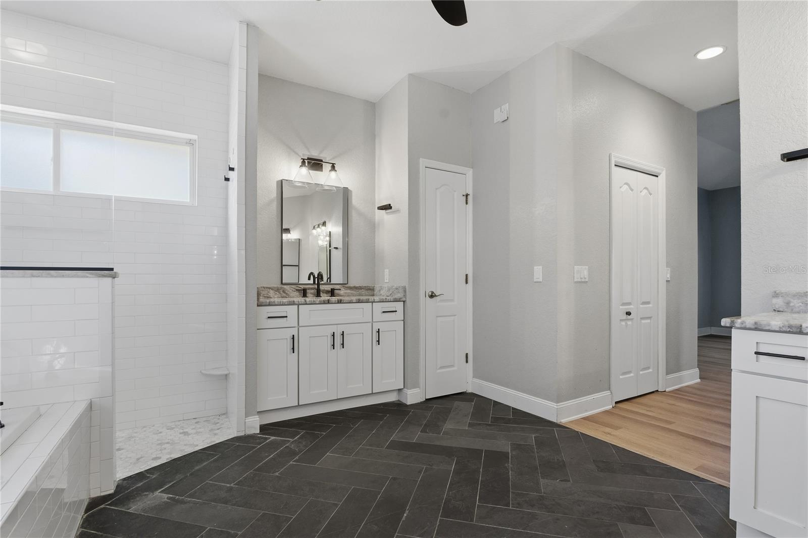 Image 30 of 74 For 316 Lochen Cir Se