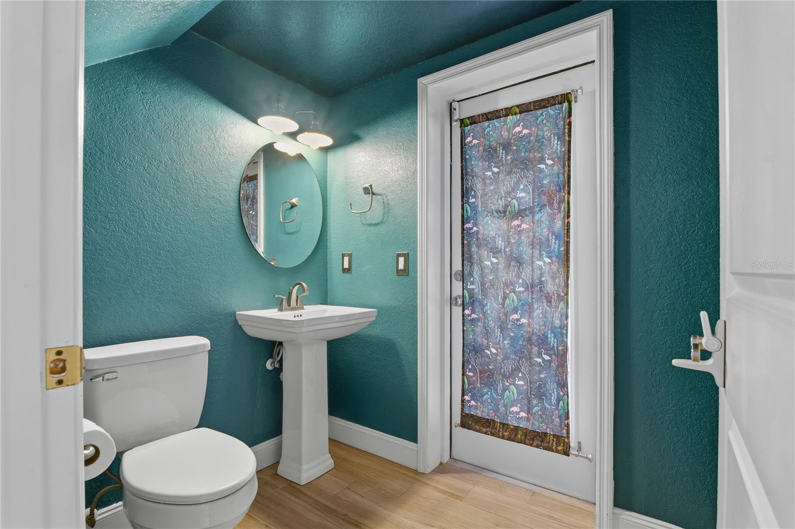 Image 33 of 74 For 316 Lochen Cir Se