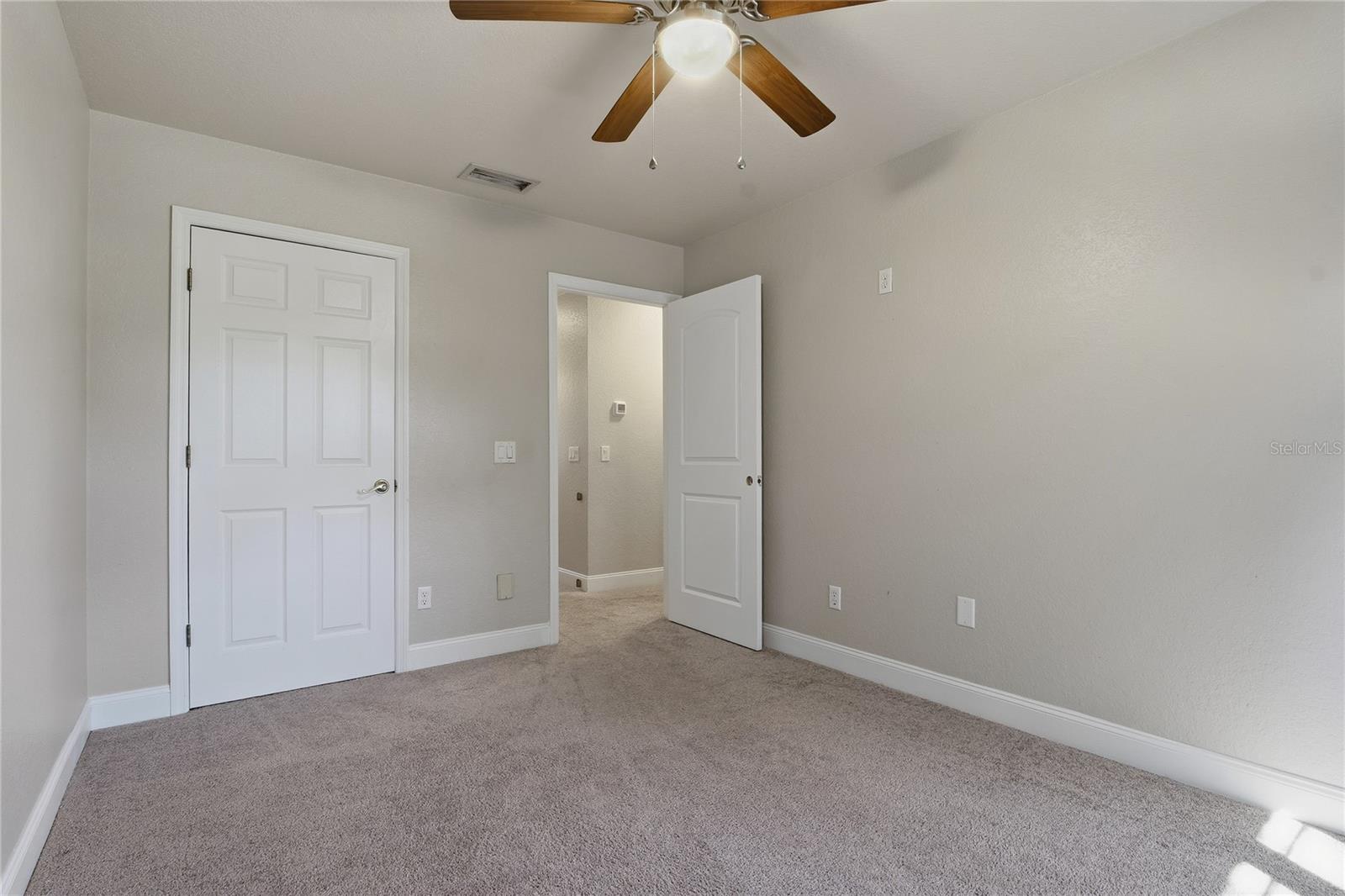 Image 41 of 74 For 316 Lochen Cir Se