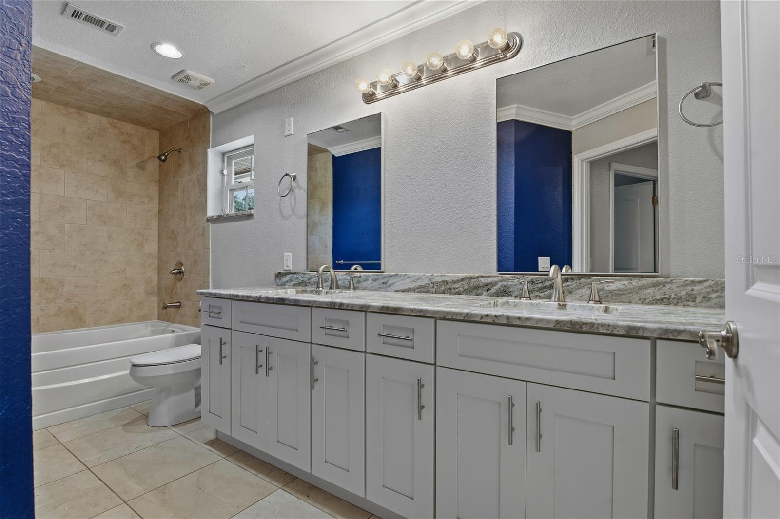 Image 46 of 74 For 316 Lochen Cir Se