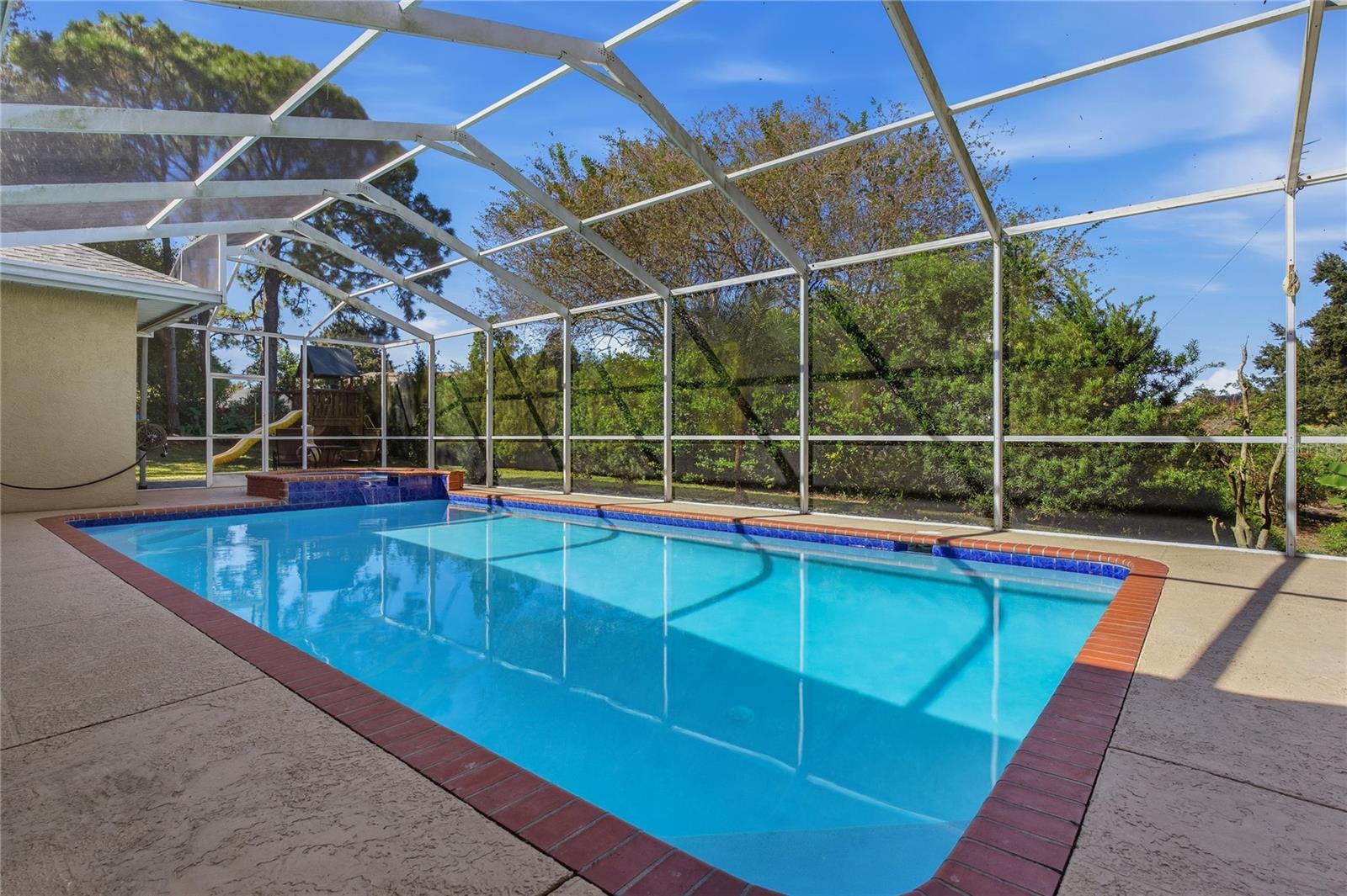 Image 50 of 74 For 316 Lochen Cir Se