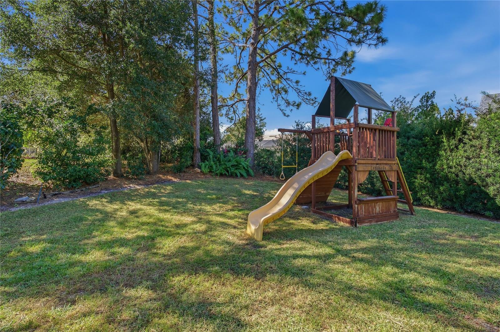 Image 63 of 74 For 316 Lochen Cir Se