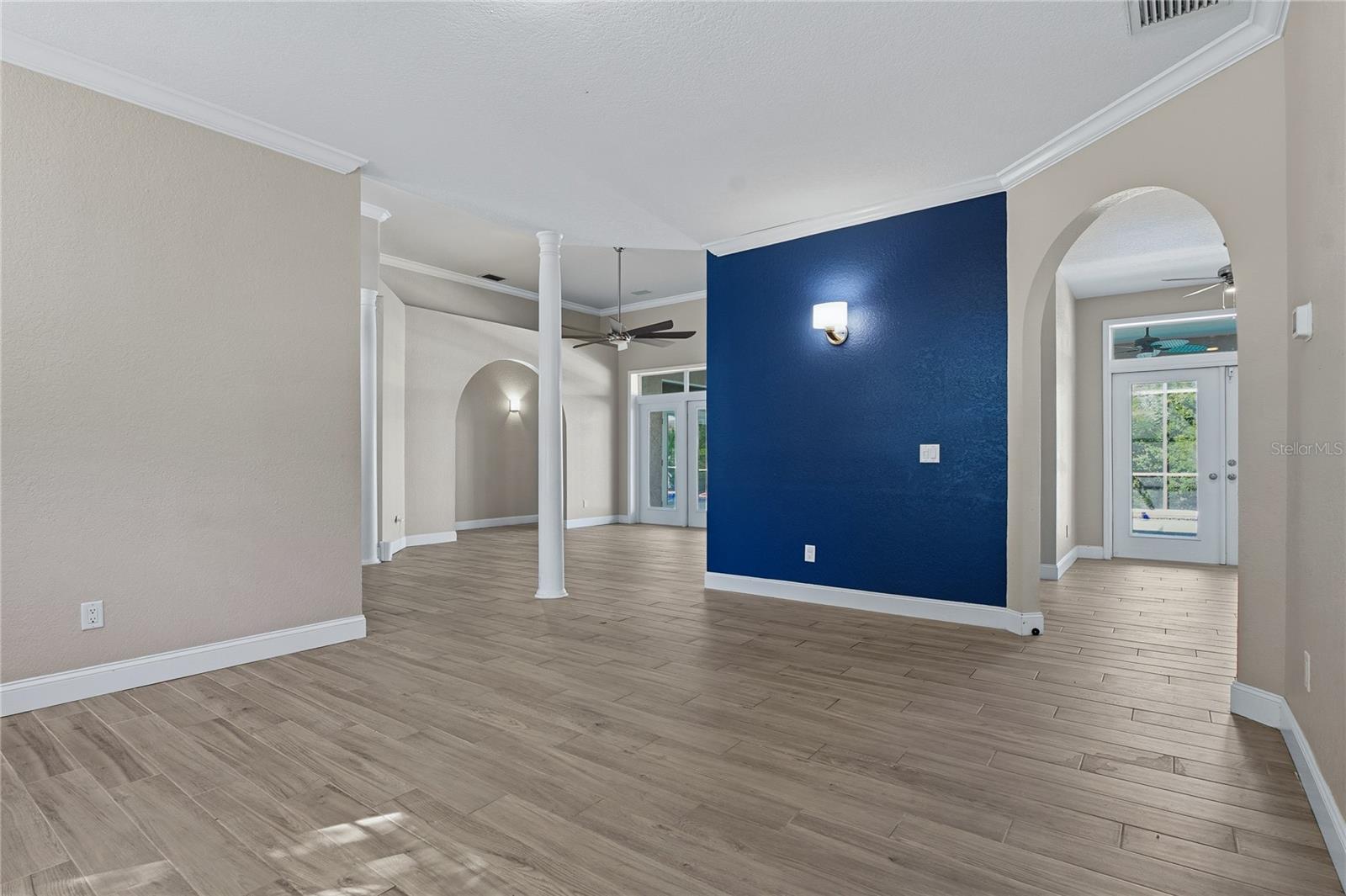 Image 9 of 74 For 316 Lochen Cir Se