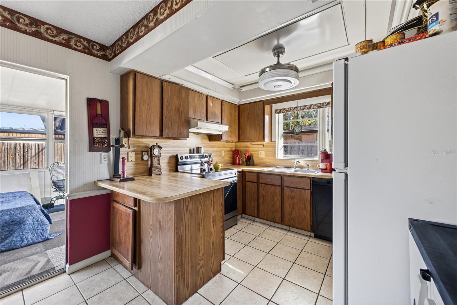 Image 16 of 20 For 3356 Dexter Se