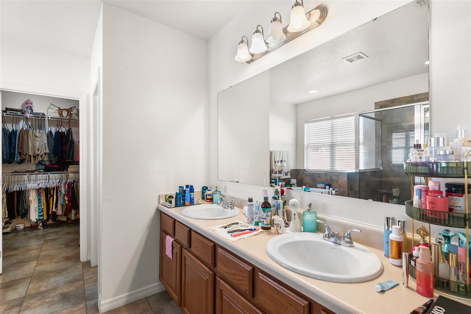 Image 28 of 43 For 236 Barrington Drive