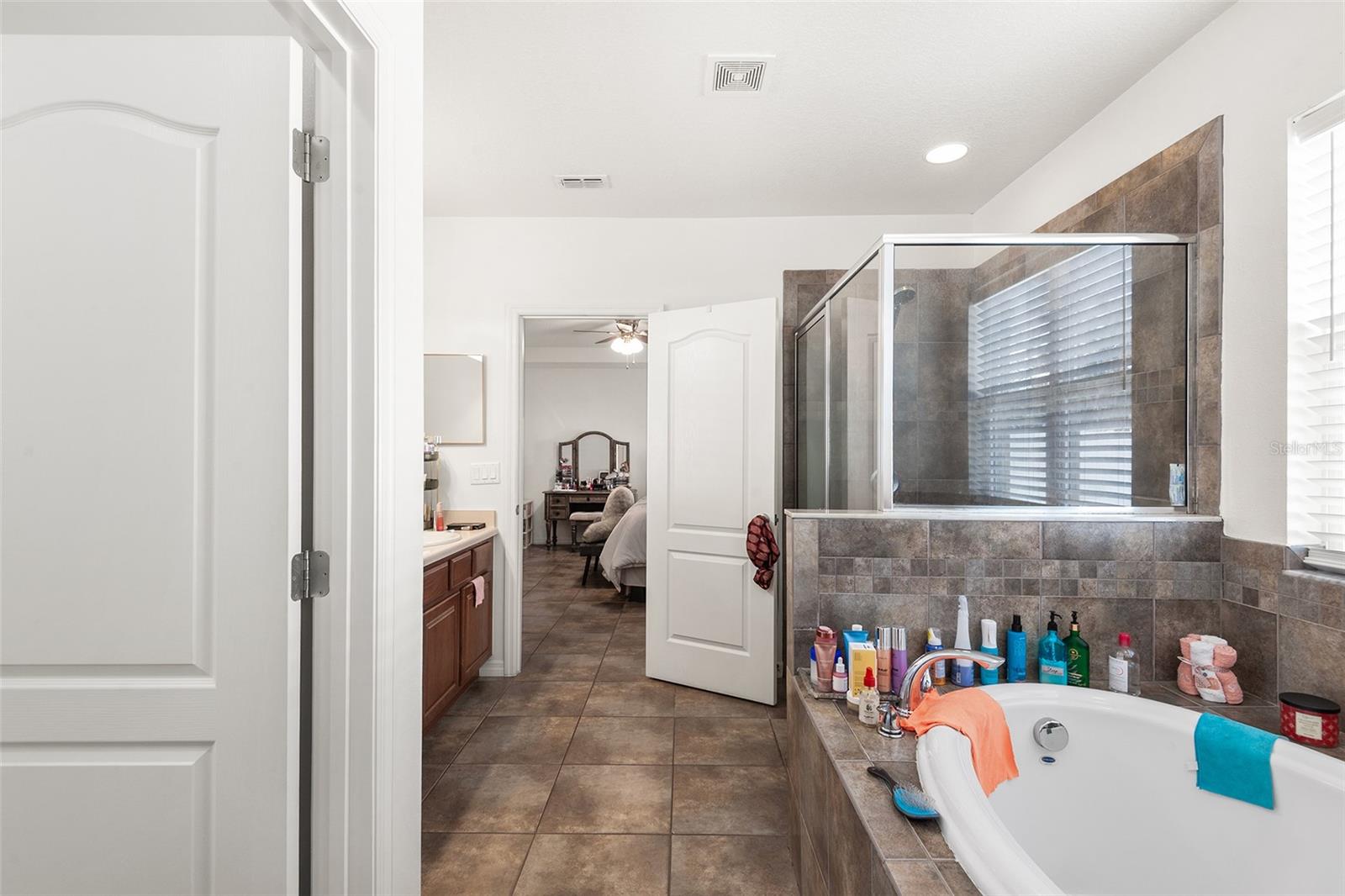 Image 30 of 43 For 236 Barrington Drive