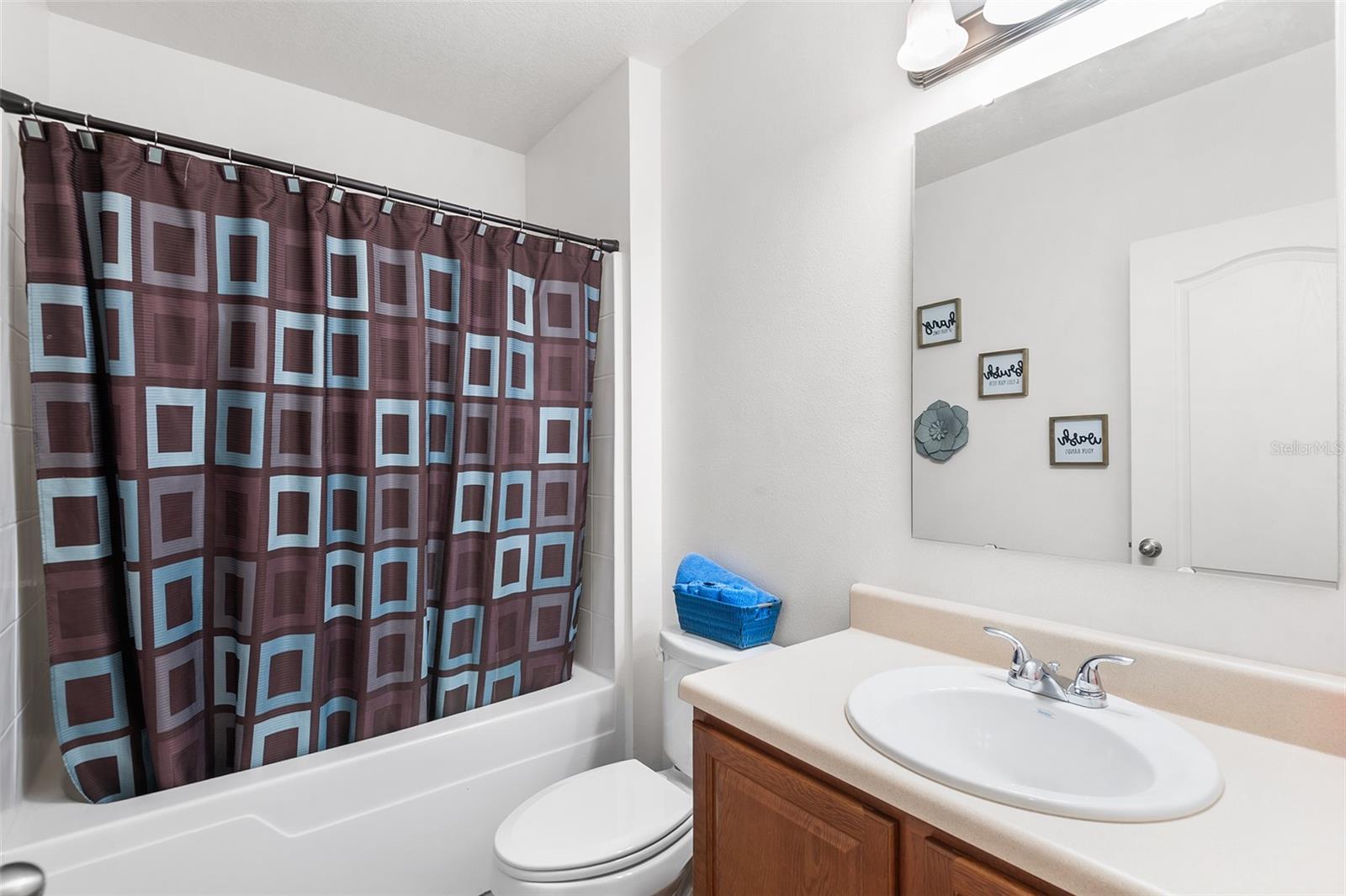 Image 33 of 43 For 236 Barrington Drive