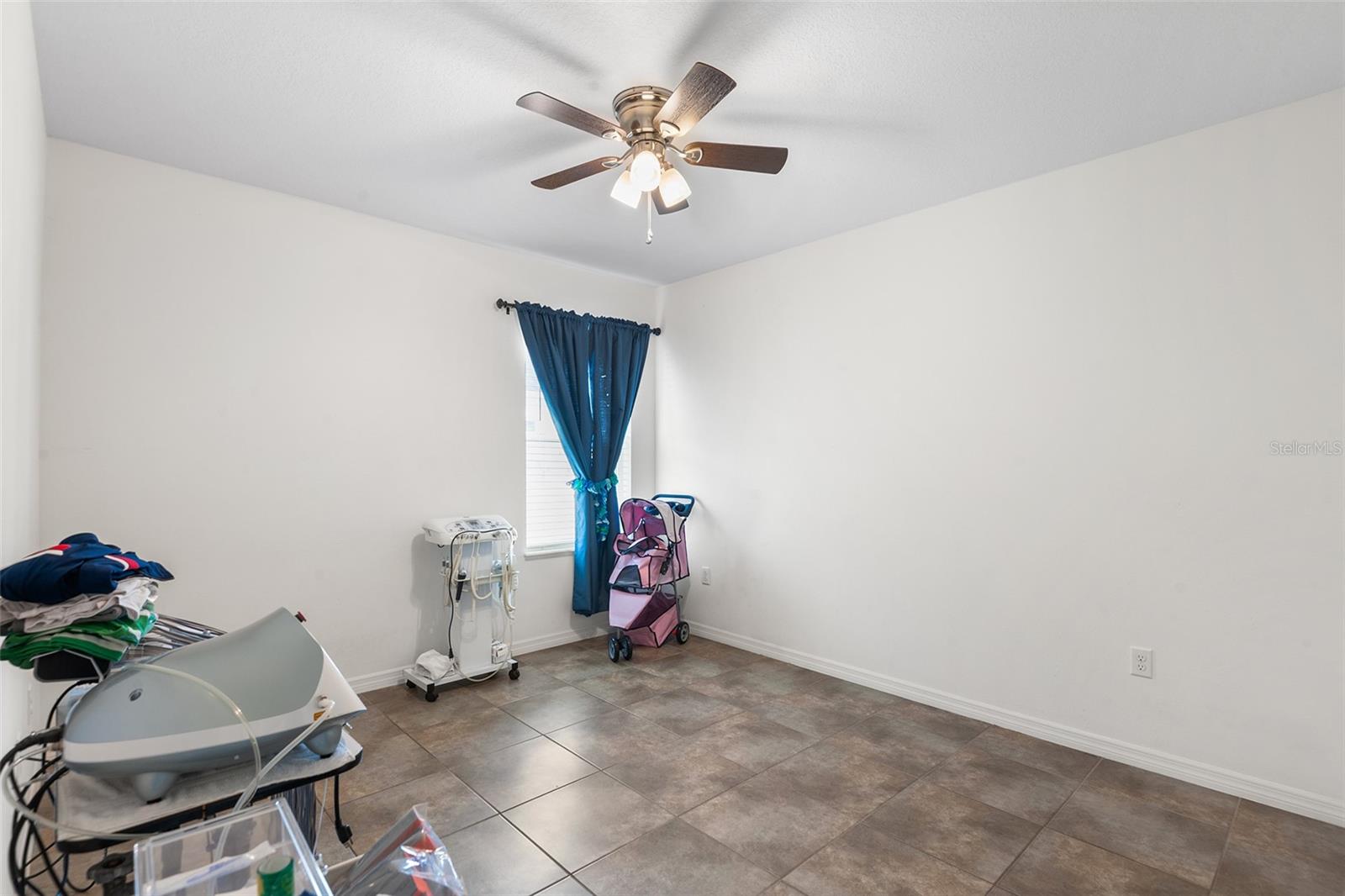 Image 34 of 43 For 236 Barrington Drive