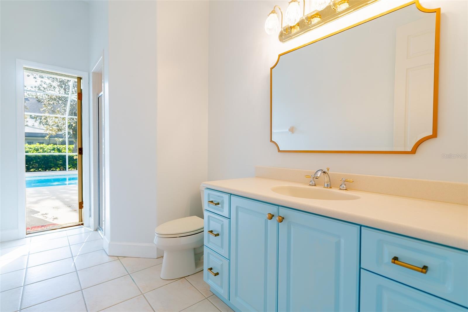 Image 11 of 38 For 304 Lochen Circle Se