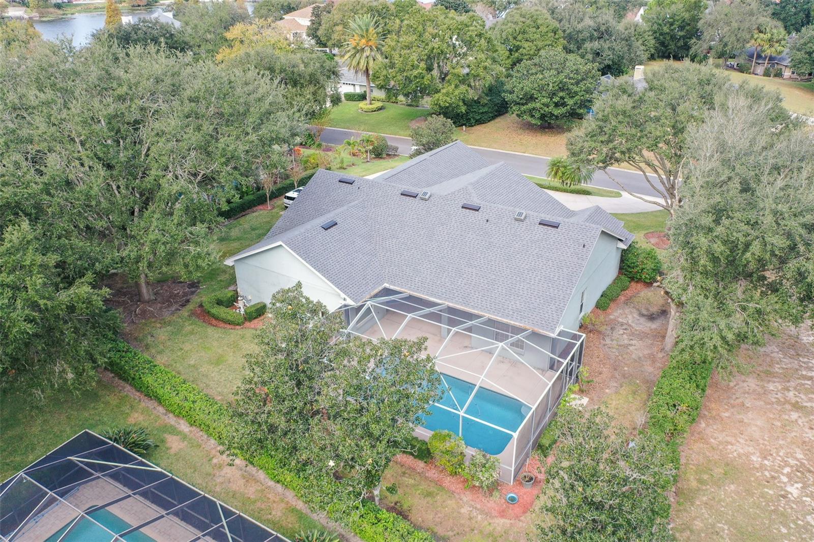 Image 31 of 38 For 304 Lochen Circle Se