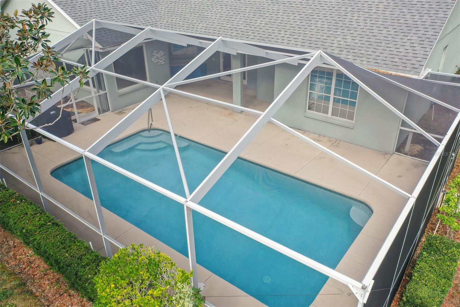 Image 33 of 38 For 304 Lochen Circle Se