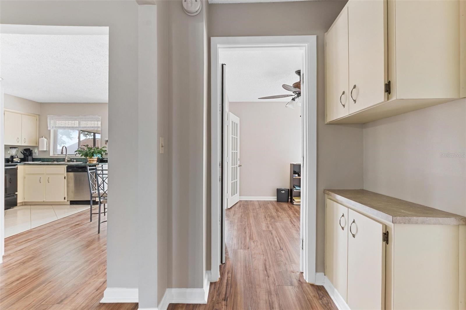 Image 10 of 27 For 516 Lake Dexter Boulevard