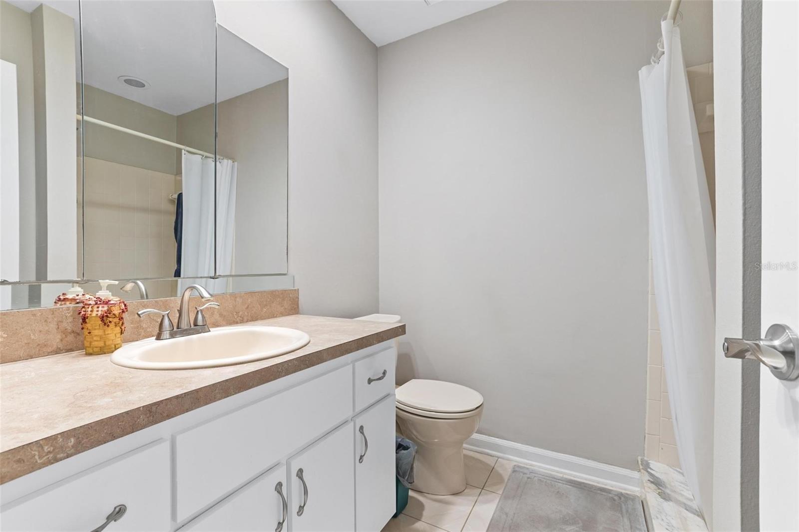 Image 11 of 27 For 516 Lake Dexter Boulevard