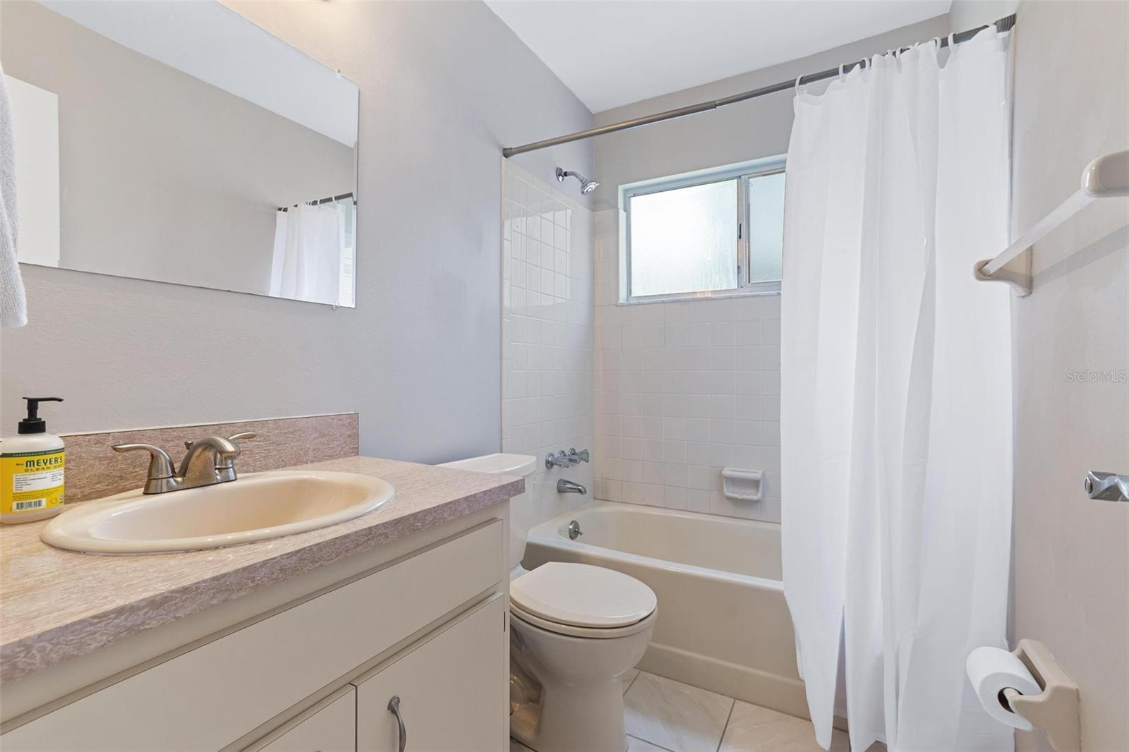 Image 13 of 27 For 516 Lake Dexter Boulevard